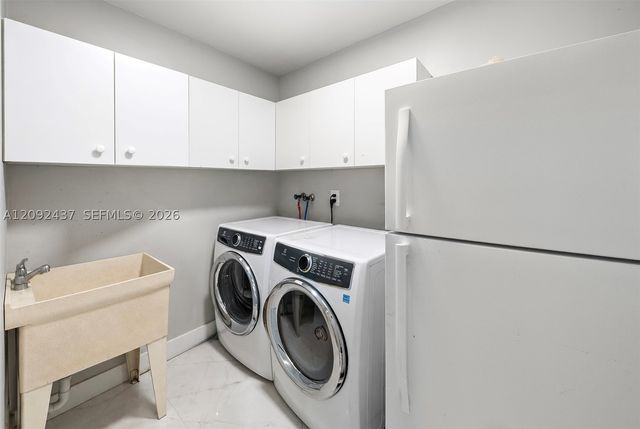 507 Palm Dr, Hallandale Beach, FL 33009