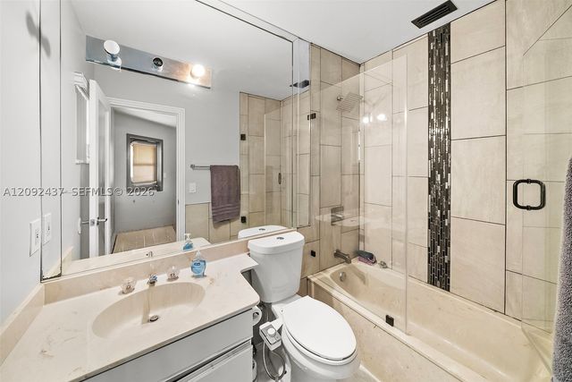 507 Palm Dr, Hallandale Beach, FL 33009