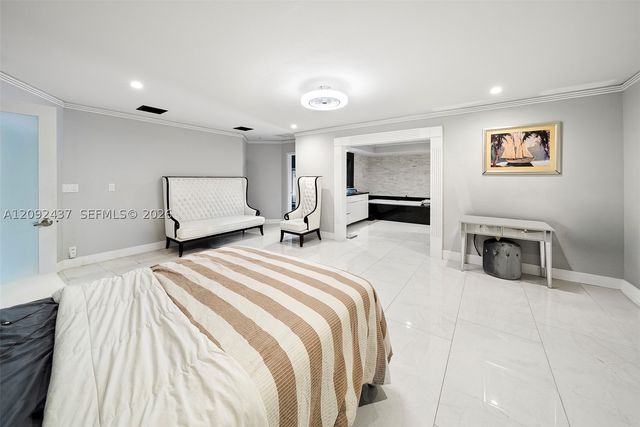 507 Palm Dr, Hallandale Beach, FL 33009