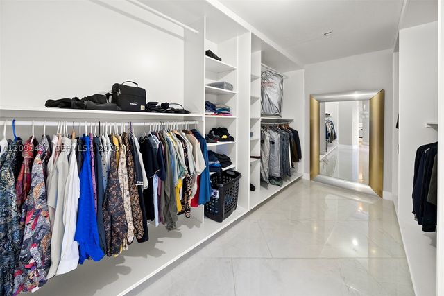 507 Palm Dr, Hallandale Beach, FL 33009