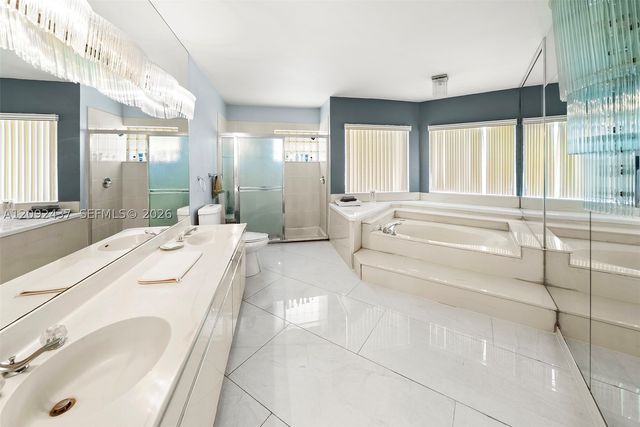 507 Palm Dr, Hallandale Beach, FL 33009