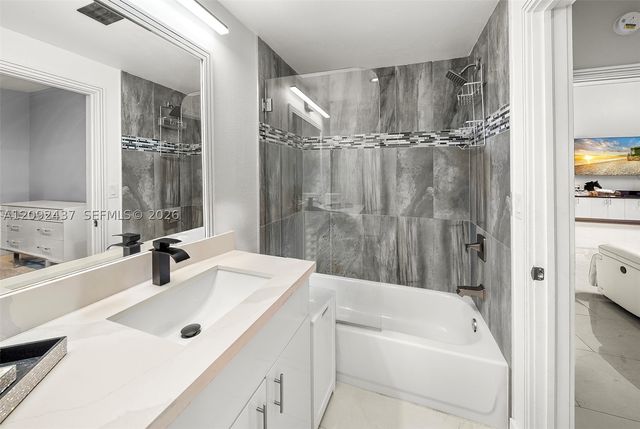 507 Palm Dr, Hallandale Beach, FL 33009