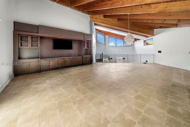 507 Palm Dr, Hallandale Beach, FL 33009