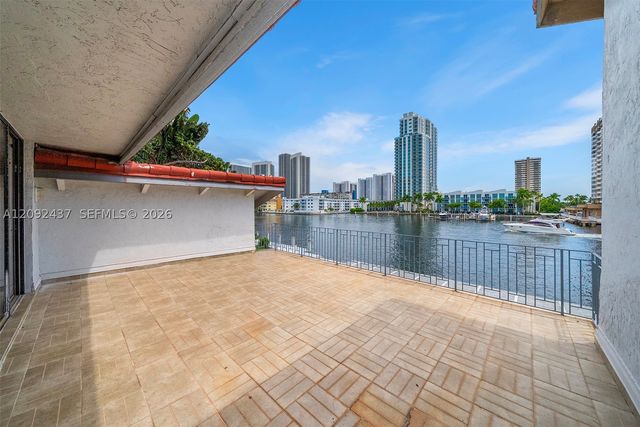 507 Palm Dr, Hallandale Beach, FL 33009