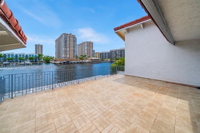 507 Palm Dr, Hallandale Beach, FL 33009