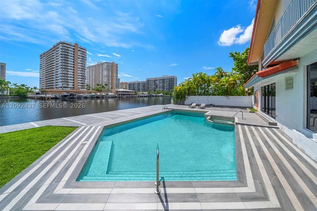 507 Palm Dr, Hallandale Beach, FL 33009