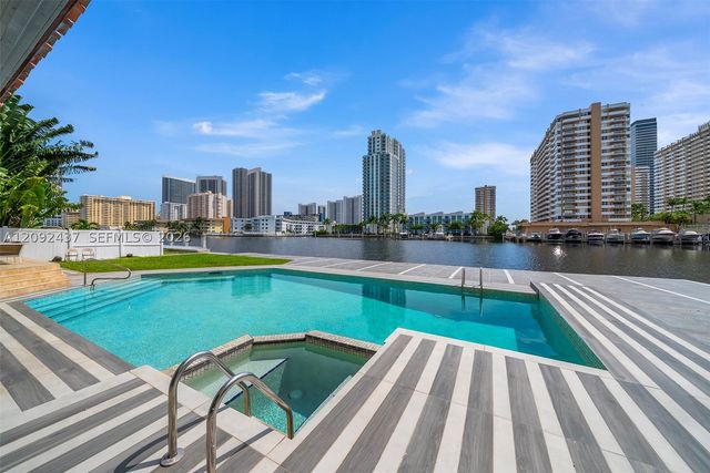 507 Palm Dr, Hallandale Beach, FL 33009