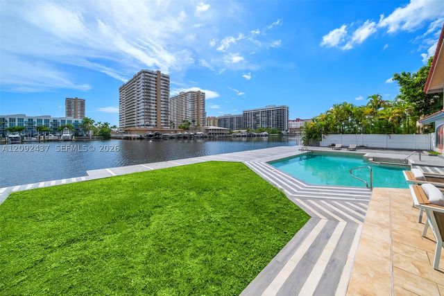 507 Palm Dr, Hallandale Beach, FL 33009