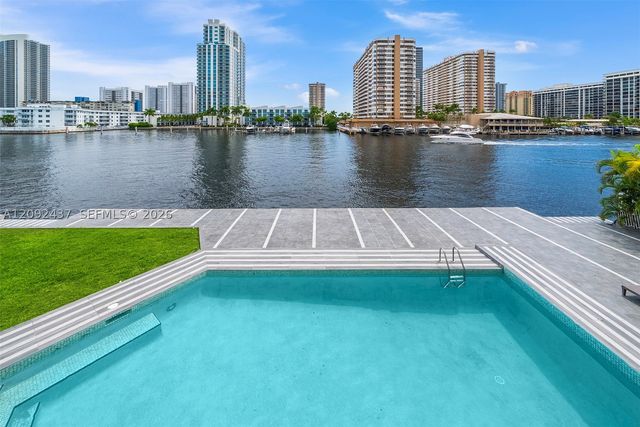 507 Palm Dr, Hallandale Beach, FL 33009