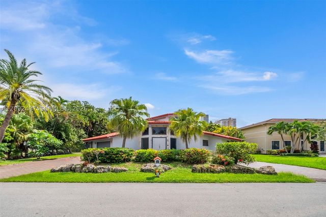 507 Palm Dr, Hallandale Beach, FL 33009