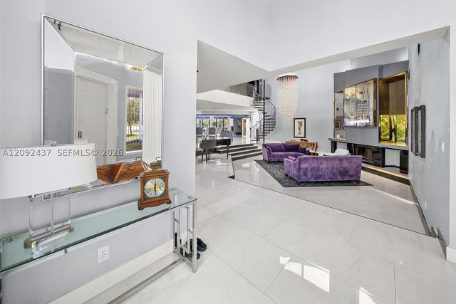 507 Palm Dr, Hallandale Beach, FL 33009