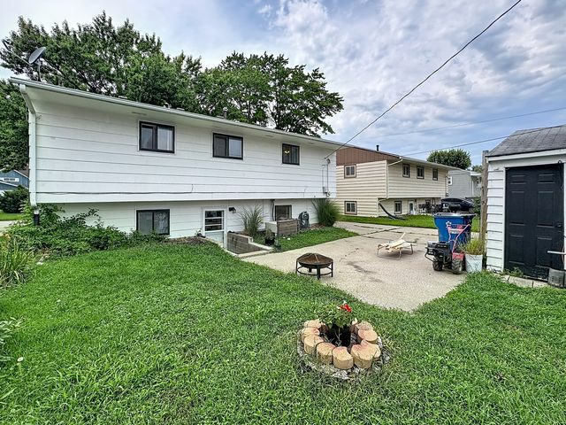 3446 3rd Street A, East Moline, IL 61244