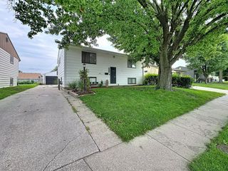 3446 3rd Street A, East Moline, IL 61244