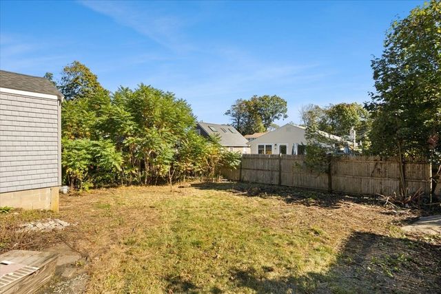 15 Cochituate Rd, Plymouth, MA 02360