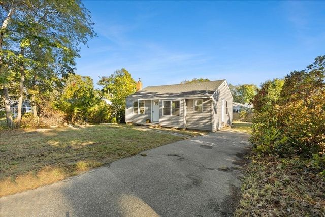 15 Cochituate Rd, Plymouth, MA 02360