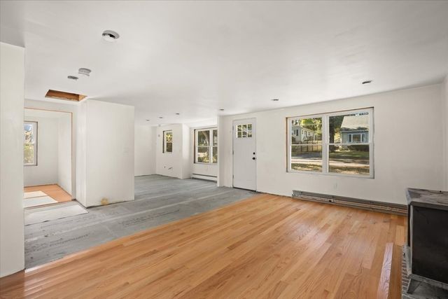 15 Cochituate Rd, Plymouth, MA 02360