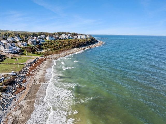 15 Cochituate Rd, Plymouth, MA 02360