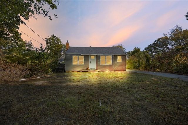 15 Cochituate Rd, Plymouth, MA 02360