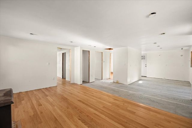 15 Cochituate Rd, Plymouth, MA 02360