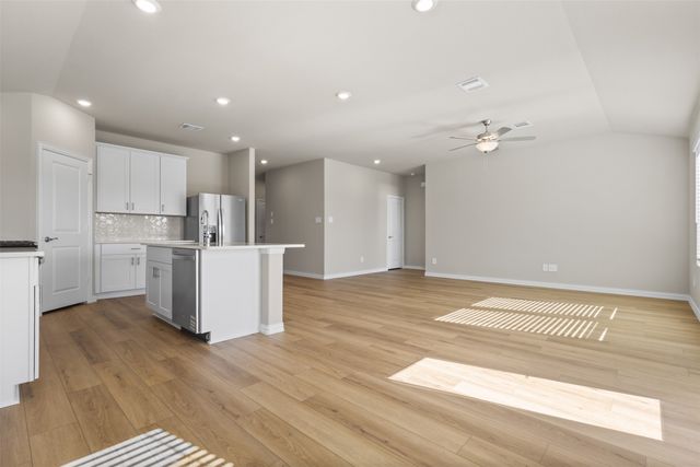 6649 Valley Lake Lane, Crowley, TX 76036