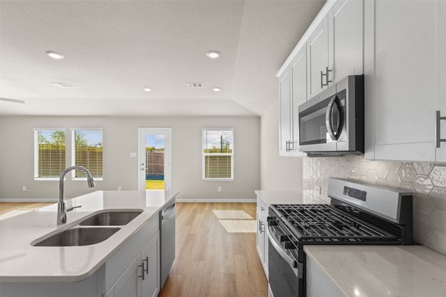 6649 Valley Lake Lane, Crowley, TX 76036