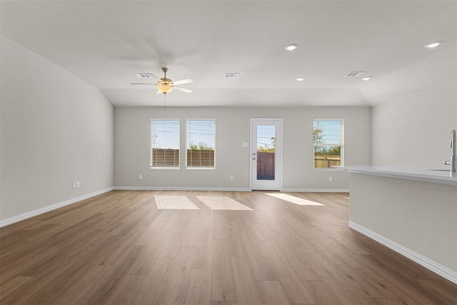 6649 Valley Lake Lane, Crowley, TX 76036