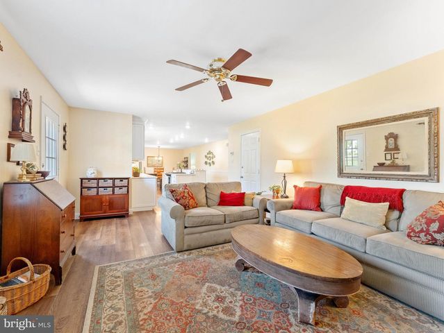 41 APPLE VALLEY, Langhorne, PA 19047