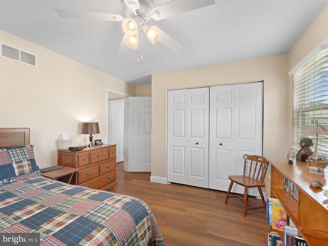 41 APPLE VALLEY, Langhorne, PA 19047