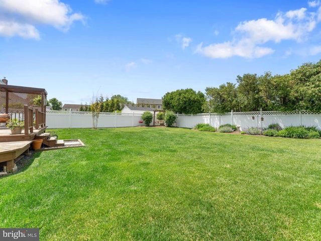 41 APPLE VALLEY, Langhorne, PA 19047