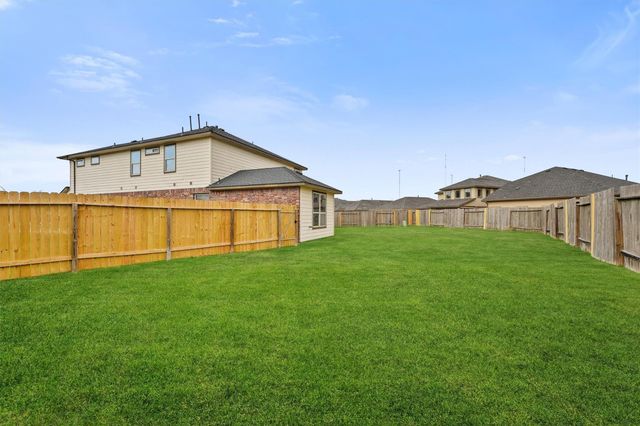 2002 Casterly Court, Fresno, TX 77545