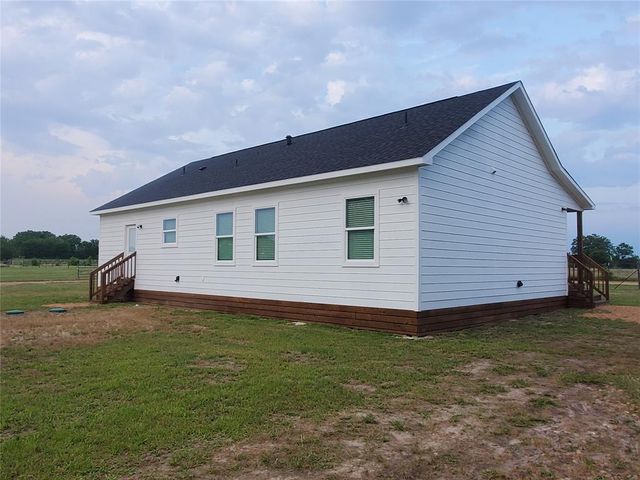 95 Red Tip Lane, Brenham, TX 77833