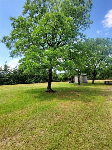 95 Red Tip Lane, Brenham, TX 77833