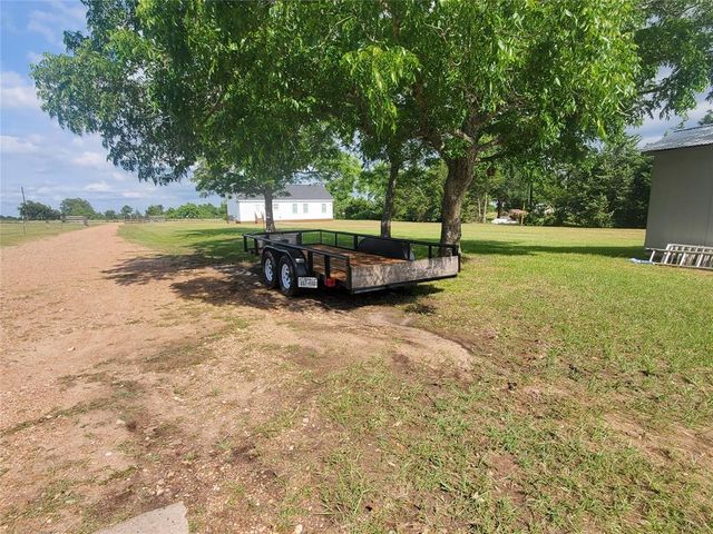 95 Red Tip Lane, Brenham, TX 77833