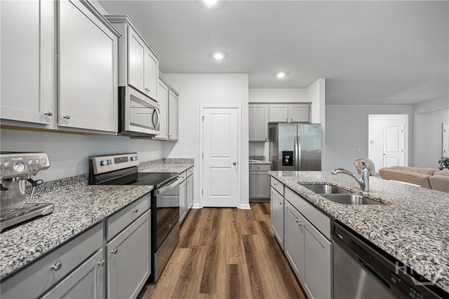 125 Wedge Circle, Richmond Hill, GA 31324