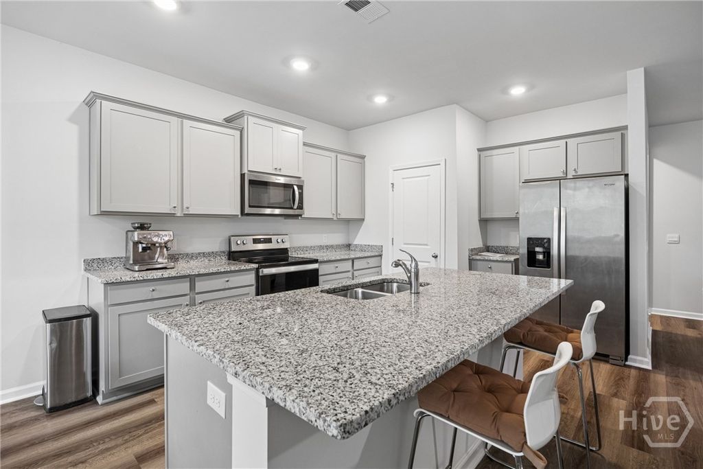 Image 14 of property listing at 125 Wedge Circle, Richmond Hill, GA 31324