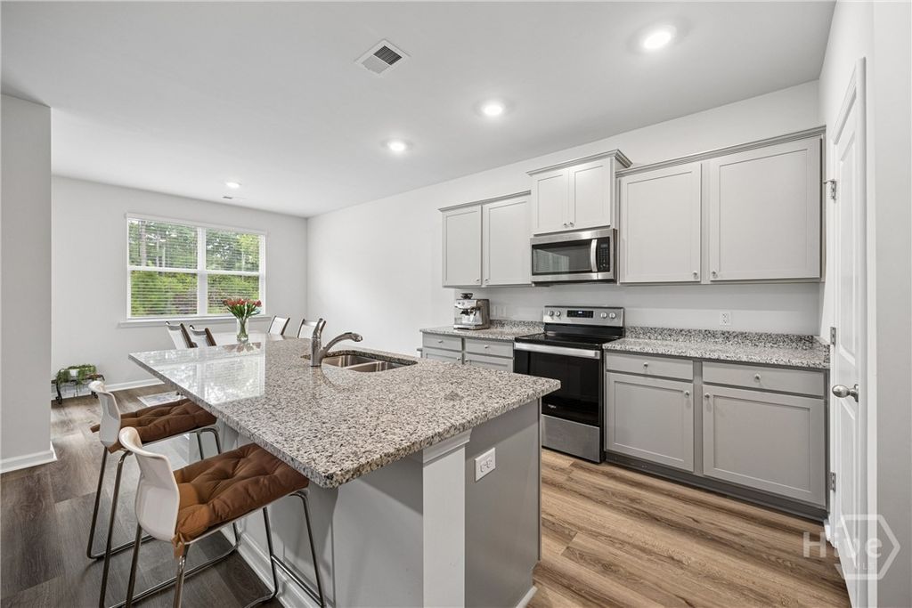 Image 18 of property listing at 125 Wedge Circle, Richmond Hill, GA 31324