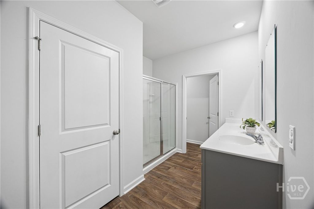 Image 21 of property listing at 125 Wedge Circle, Richmond Hill, GA 31324