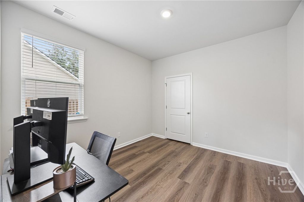Image 28 of property listing at 125 Wedge Circle, Richmond Hill, GA 31324