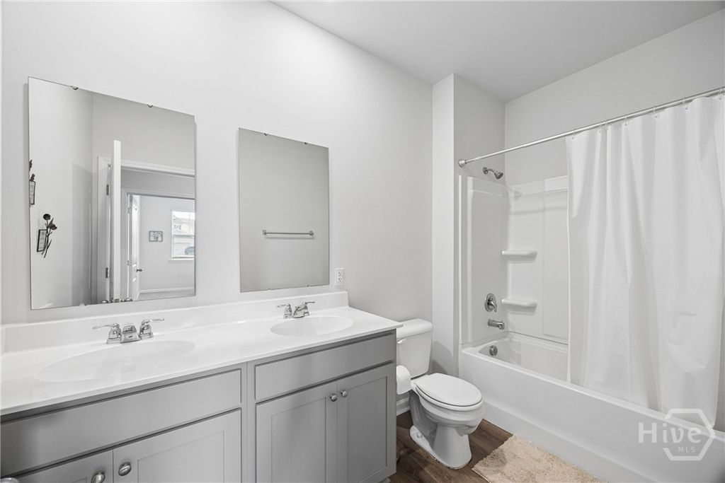 Image 29 of property listing at 125 Wedge Circle, Richmond Hill, GA 31324