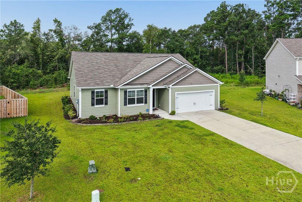 Image 37 of property listing at 125 Wedge Circle, Richmond Hill, GA 31324
