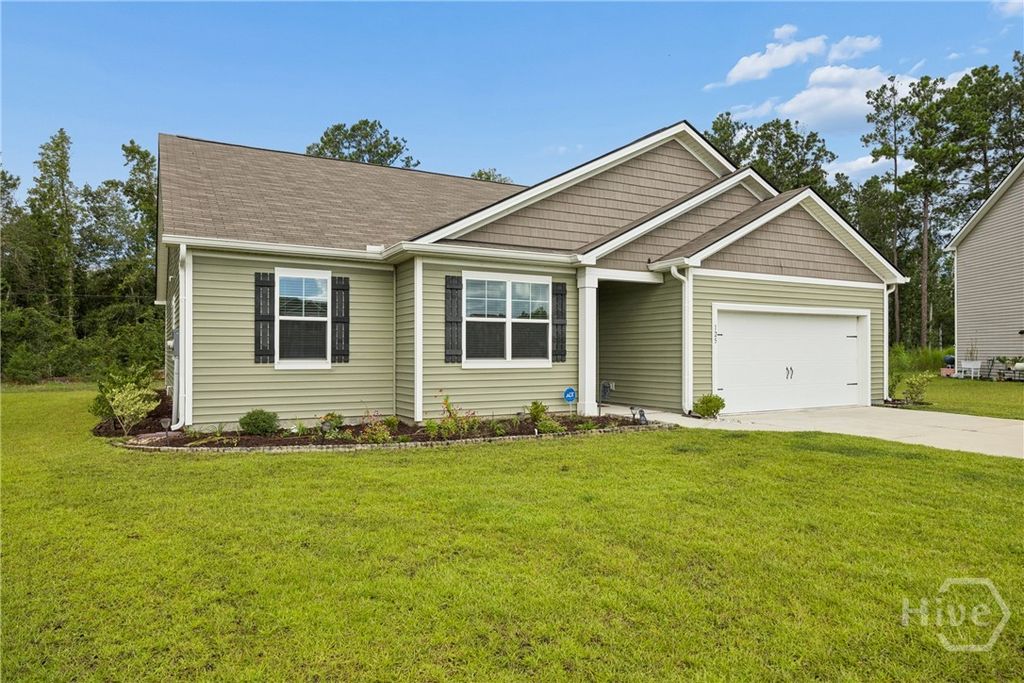 Image 5 of property listing at 125 Wedge Circle, Richmond Hill, GA 31324