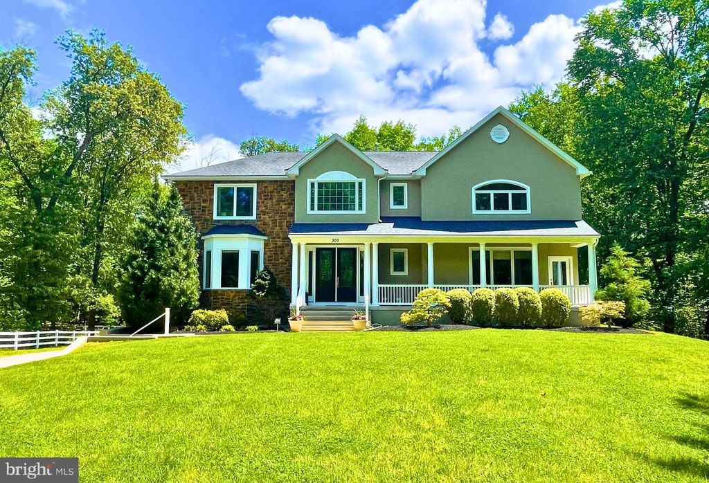 309 ARK RD, Mount Laurel, NJ 08054