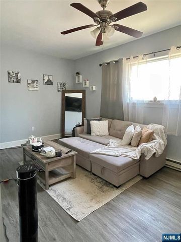 82-84 Maple Avenue, Wallington, NJ 07057