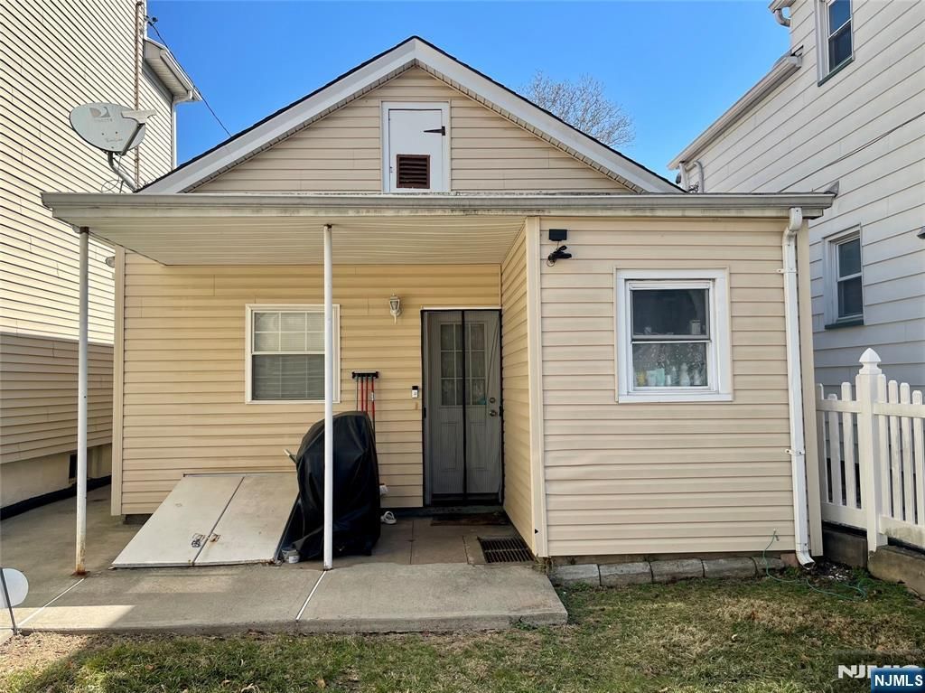 82-84 Maple Avenue, Wallington, NJ 07057