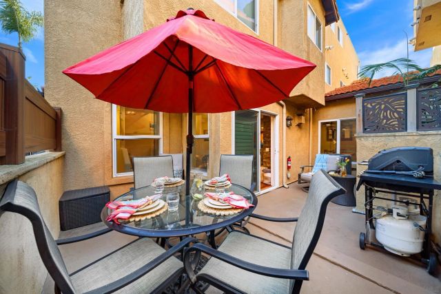 886 Felspar St, San Diego, CA 92109