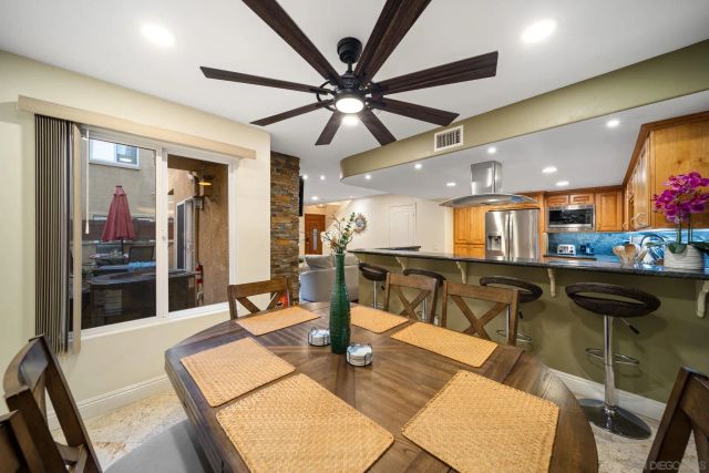 886 Felspar St, San Diego, CA 92109