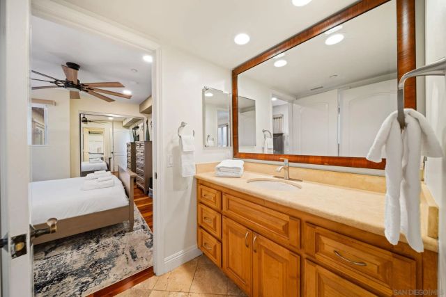 886 Felspar St, San Diego, CA 92109