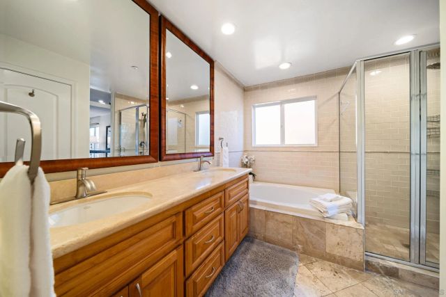 886 Felspar St, San Diego, CA 92109