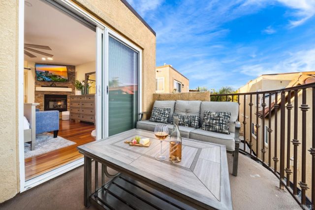 886 Felspar St, San Diego, CA 92109