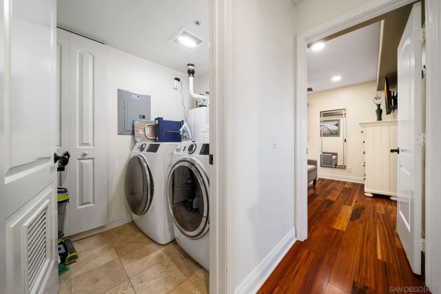 886 Felspar St, San Diego, CA 92109